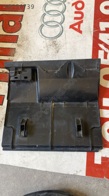 5E1857367 skoda octavia orta konsol aux girişi yuvası