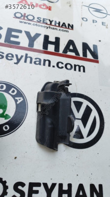 5K0837350A Golf 6 sağ ön kapı kilidi kapağı