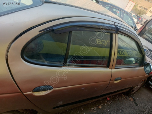 Megane 1 sağ arka kapı hatasız