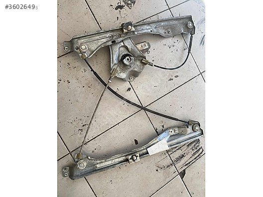 RENAULT CLİO 3 ÖN CAM SAĞ KRİKOSU