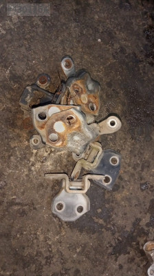 Kia klarus kapı menteseleri