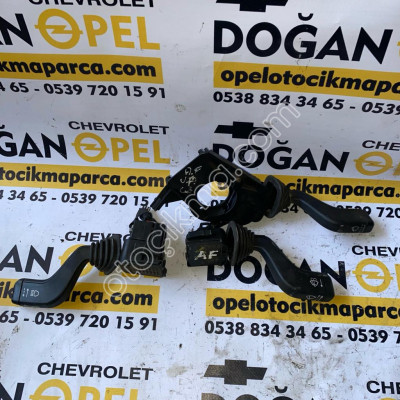 Opel Corsa B Çıkma Sinyal Kolu