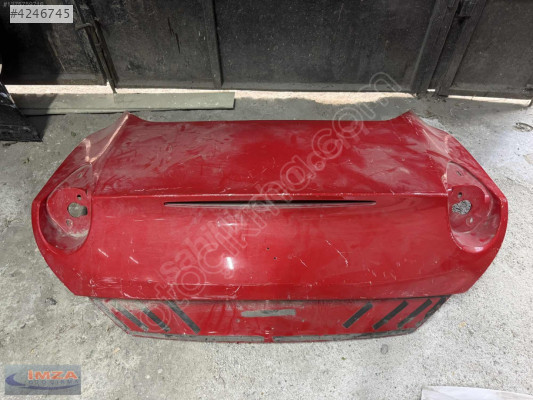 FERRARİ CALİFORNİA BAGAJ KAPAĞI ORİJİNAL ÇIKMA