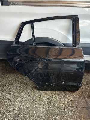 Mercedes GLE  sağ arka kapı