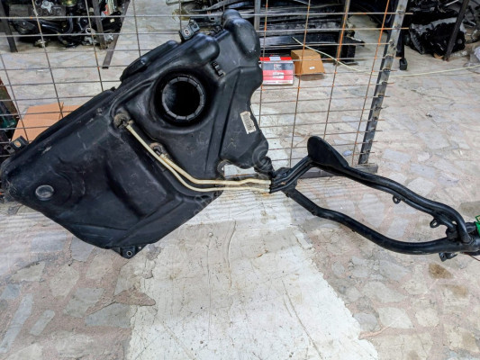 SKODA FABİA 1.9 TDI YAKIT DEPOSU YAKIT TANKI SOKME ORJINAL 6Q0201