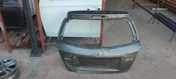 Toyota yaris arka bagaj sefalılar oto cikma