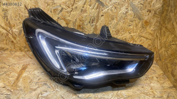 OPEL GRANDLAND X SAĞ ÖN FAR