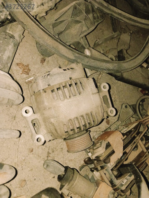 Audi A4 1.6 ALZ şarj dinamosu