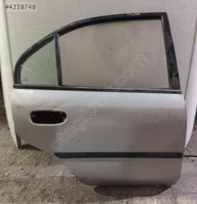 MİTSUBİSHİ CARİSMA SAĞ ARKA KAPI DOLU ORİJİNAL PARÇA