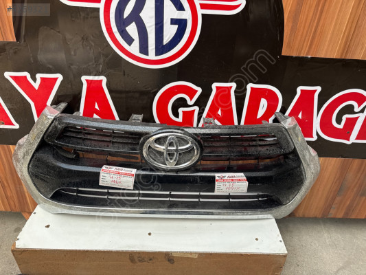 Toyota Hilux 2021 2025 ön panjur kaya Garage oto çıkma