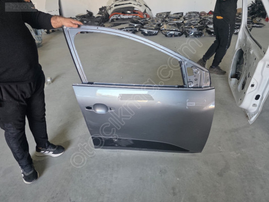 2020/2025 DACİA SANDERO GRİ SAĞ ÖN KAPI ORJINAL GÖÇÜKLÜK