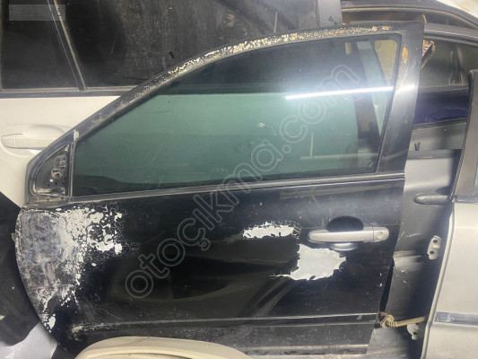 Toyota Corolla Sol Ön Kapı Çıkma 2008 2012