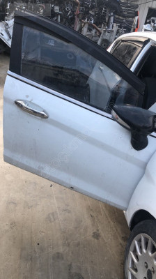 FORD FİESTA SAĞ ÖN KAPI DOLU OTO FEDAİ