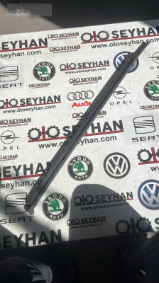 3G0837480 Passat b8.5 b8 sağ ön kapı iç cam sıyırıcı fitili fitil