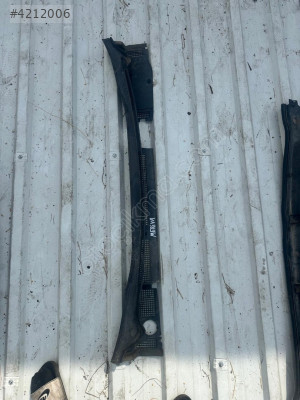 2004 MODEL MERİVA ÖN CAM IZGARASI