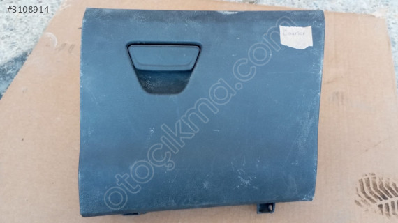 Ford Tourneo Courier İçin Orijinal Torpido Kapağı