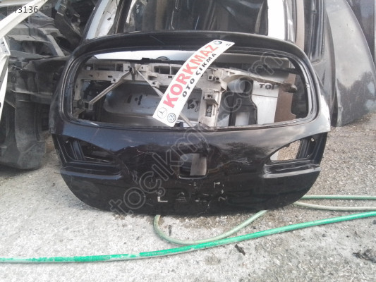 SEAT LEON BAGAJ KAPAĞI