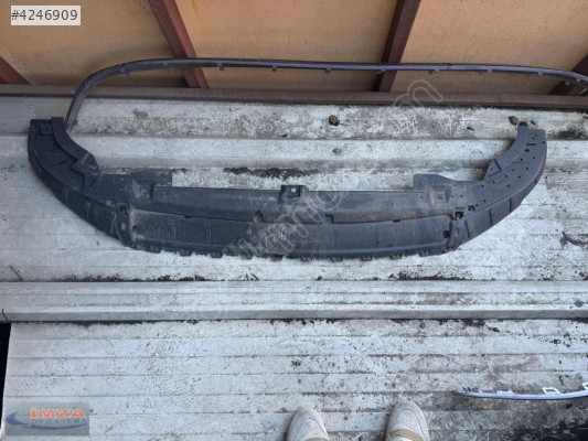 81A807233B AUDİ Q2 ÖN TAMPON SPOYLERİ ORİJİNAL ÇIKMA