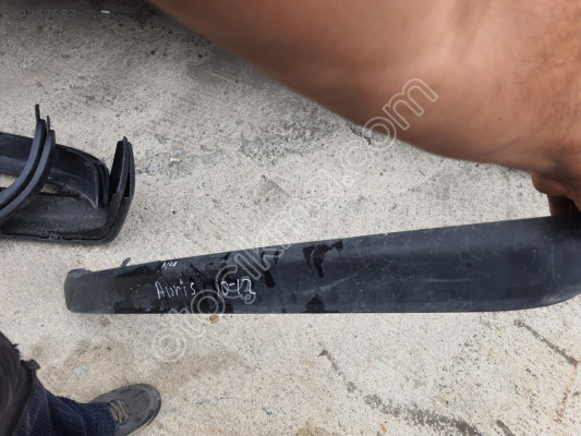 TOYOTA AURİS ARKA TAMPON ALT
