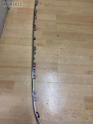 VW Passat B8 Kasa 2015-2019 Ön Orta Çıta Krom 3G0853245