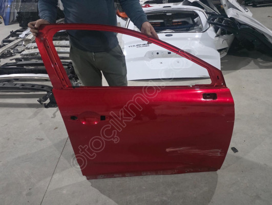 2020/2025 RENAULT CLİO KIRMIZI SAĞ ÖN KAPI ORJINAL