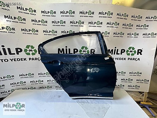 VOLKSWAGEN PASSAT 15/24 SAĞ ARKA KAPI 3G5833056