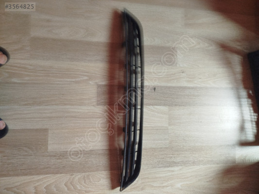 Ford Fiesta ön tampon alt ızgara