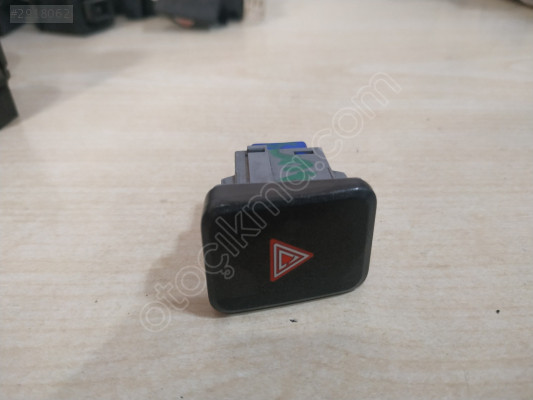 TOYOTA AURİS DÖRTLÜ FLAŞÖR DÜĞMESİ