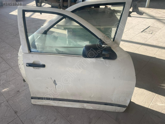 1998 Caddy Sağ Sol Ön Çıkma kapı beyaz ren k