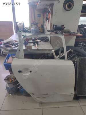 Volkswagen Polo sağ arka kapı orjinal çıkma parça