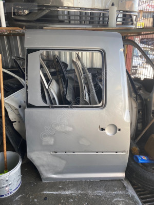 VOLKSWAGEN CADDY SAĞ SÜRGÜLÜ KAPI 2003-2017 ÇIKMA ORİJİNAL