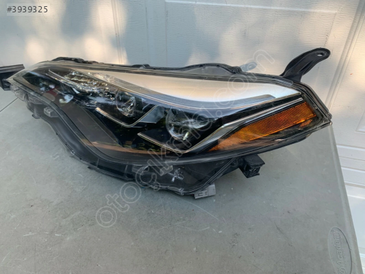 TOYOTA COROLLA ÇIKMA ORJİNAL SAĞ - SOL FAR