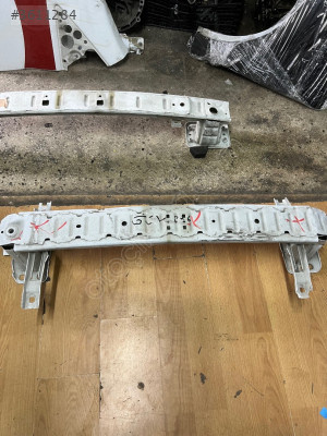 Ford courier ön tampon demiri