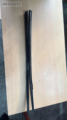 2013-2019 AUDİ A3 ÖN CAM DİREK ÇITASI ORJ ÇIKMA