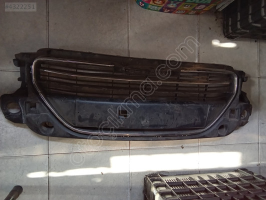 Peugeot 301 Ön Panjur Siyah Nikelaj Çıtasız 9676946780