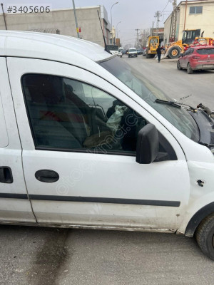 OPEL COMBO SAĞ  ÖN KAPI DOLU BOŞ ÇIKMA