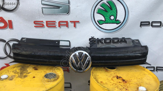 Orjinal Çıkma VW Golf 6 Ön Panjur Parçası