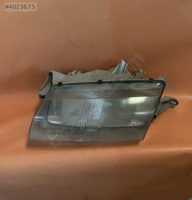 mazda 323 sol far