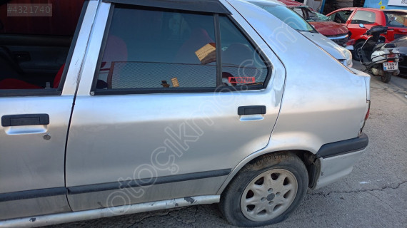 renault R19 sol arka kapı dolu