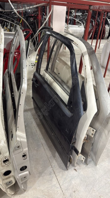 FİAT TEMPRA ÇIKMA ORJİNAL HATASIZ SAĞ ÖN KAPI BD1