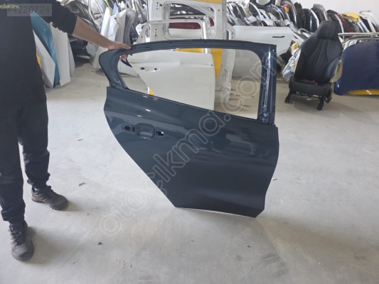 2019/2025 FORD FOCUS LACİVERT SAĞ ARKA KAPI ORJINAL