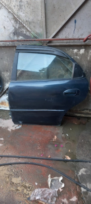 Mazda familia sol arka kapı
