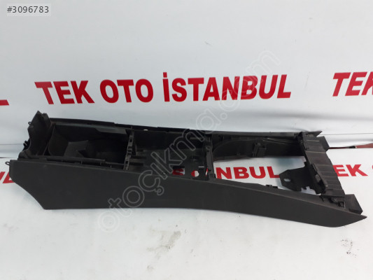 Mercedes E 207 KONSOL ORTA A2078802550