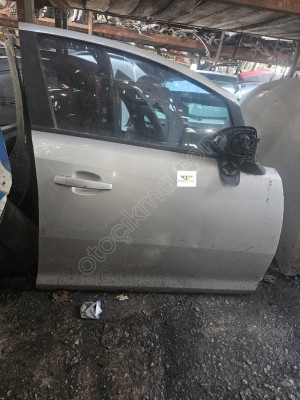 OPEL CORSA D ÇIKMA  SAĞ ÖN KAPI