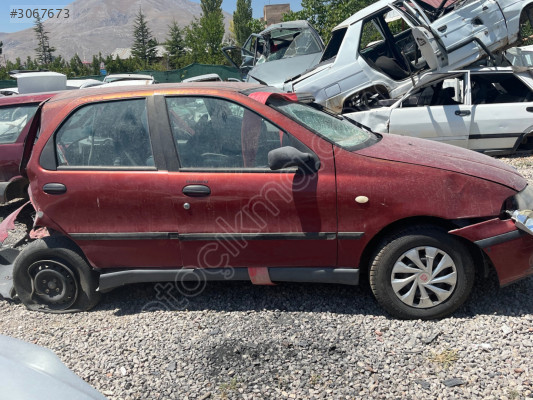 Fıat palio. Sağ arka kapı