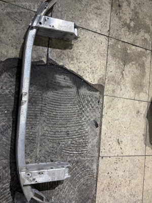 BMW g30 ön tampon demiri 51117385288