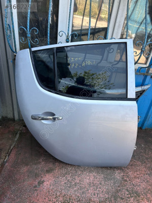 MİTSUBİSHİ L200 SAĞ ARKA KAPI