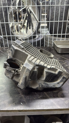 RENAULT CLİO 5 DACİA HAVA FİLTRE KUTUSU