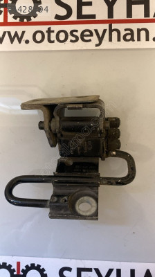 8E0831411E audi A3 Q7 2010 sol ön kapı alt menteşesi