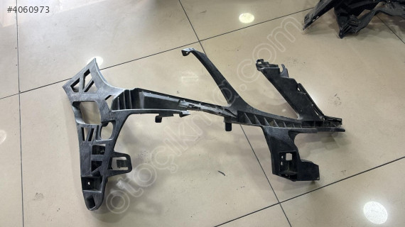 MERCEDES E SERİ W212 AMG SAĞ İÇ BRAKETİ 2128850265